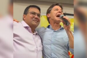 Duarte abraçou Gabriel e exaltou apoio do PSDB