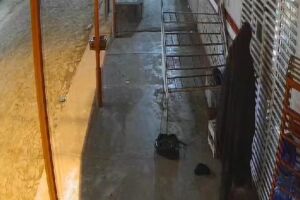 Criminoso foi flagrado pelas câmeras de videomonitoramento locais