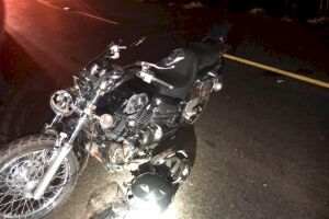 Motociclista morre e mulher fica ferida em acidente na BR-376, em Nova Andradina (vídeo)