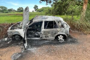 Carro foi achado uma hora após atentado 