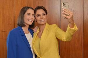 A ex-primeira-dama divulgou o local do velório e enterro da parlamentar