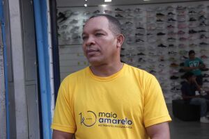 Ao tentar estacionar para encontrar nossa equipe, Joel se deparou com uma ca&ccedil;amba na vaga especial