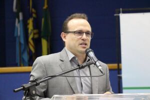 Livio aguarda decisão da Justiça para tomar posse