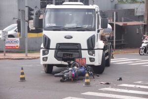 Acidente ocorreu na manhã deste sábado na Avenida Tamandaré com a Tenente Lira