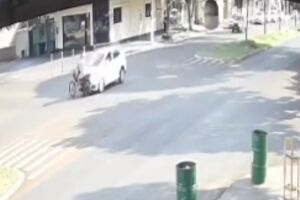 Motociclista fica gravemente ferido após furar preferencial e sofrer batida em Dourados (vídeo)