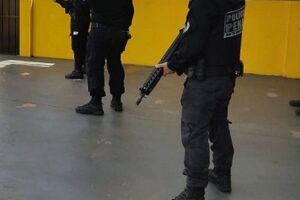 Foragidos foram levados à Polícia Civil 