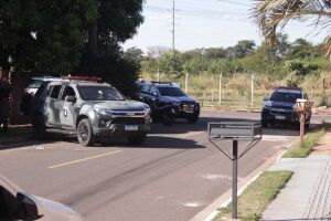 Batalhão de Choque e Polícia Militar estão no local