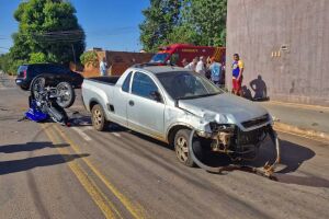 Acidente entre carro e moto deixa mulher em estado grave no Nossa Senhora das Graças 