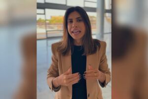 Camila adota bordão do governador de MS 