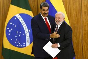 Maduro diz ter melhor sistema eleitoral do mundo 