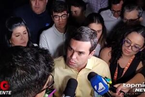 Beto Pereira durante sua chegada para a convenção do PSDB