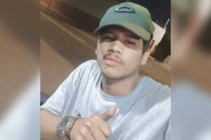 Menino teve vísceras expostas