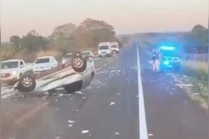 Acidente grave deixa dois carros capotados na BR-060 entre Campo Grande e Sidrolândia