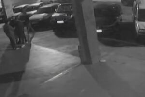 Vídeo mostra briga que acabou com homem morto com facada no coração