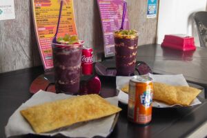 Além de açaí, estabelecimento tem também pastel, hot-dog e pretende trazer mais novidades