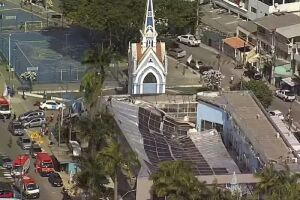 Igreja desaba, mata 2 pessoas e deixa mais de 20 feridos no Recife