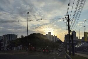 Sol predomina em Mato Grosso do Sul, mas baixa umidade traz alerta para riscos de incêndios