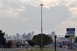 Fumaça cobre Mato Grosso do Sul e calor bate os 41°C nesta terça