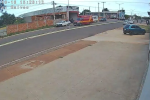 Ciclista sofre fratura craniana e tem orelha dilacerada em acidente em Bataguassu (vídeo)