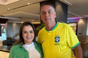 Ao lado de Tereza, Bolsonaro anuncia apoio para Adriane Lopes 