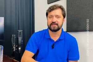 Flávio é do PSDB e fala em emendas para a saúde 