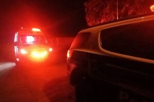 Polícia encontrou carro abandonado com cocaína, crack e maconha a poucos metros do local 