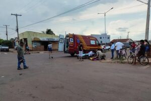 Mulher e criança em bicicleta elétrica ficam feridas em acidente com carro em Bataguassu