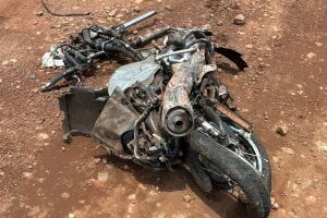 Motociclista bate em carreta e morre em Paraíso das Águas