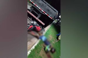 Motociclista bate na traseira de caminhão e morre em Ladário (vídeo)