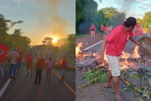 Manifestantes do MST fecham BR-262; motivação do protesto ainda é desconhecida