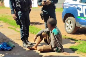 Após ser contido por populares, o suspeito foi levado pela Polícia Militar à Depac