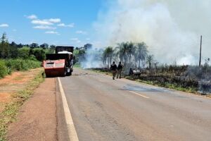 Bebê e 3 adultos sobrevivem a acidente grave com capotamento e incêndio na BR-376