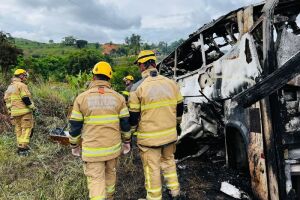 Número de mortos em acidente sobe para 41, diz Polícia Civil de Minas