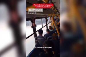 Após repercussão por assento campo-grandense brinca no busão: 'aqui não tem briga' (vídeo)