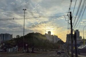 Com alerta laranja, previsão aponta para calor e tempestades em MS