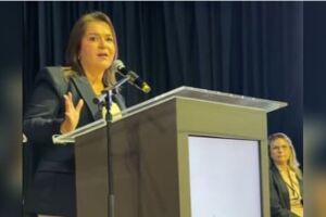 Adriane elogia Riedel em evento de Saúde 