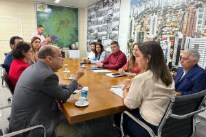 Barbosinha e Adriane discutiram melhorias para o atendimento 
