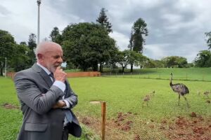 Lula vê popularidade ruir 