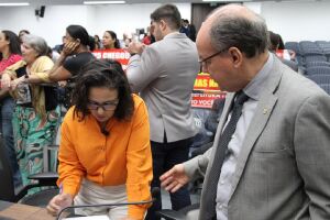 Deputados sugerem comissão para ouvir mães atípicas 