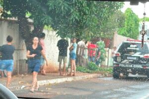 Homem é assassinado a facadas em residência de Nioaque
