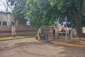 Após reportagem, prefeitura realiza tapa-buraco na Vila Adelina