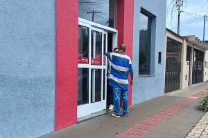 O menino está sendo velado na manhã desta sexta-feira (7)