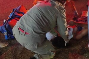 Batida entre motos deixa mulher ferida em Fátima do Sul