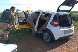 Carro sai da pista e motorista fica ferido na MS-480