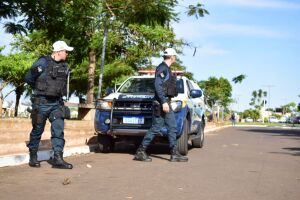 Bêbado, motociclista foge de acidente, mas é 'capturado' por testemunhas no Campo Alto