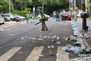 Sujeira e desorganização marcam Segunda de Carnaval em Campo Grande (vídeo)