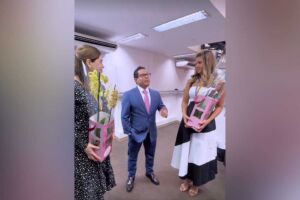 Papy homenageia secretária da Cidadania e farmacêutica pelo Dia da Mulher