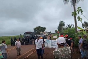 Cumprindo decisão judicial, polícia desocupa MST de área rural em Dourados