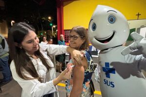 Foram mais de 300 doses aplicadas na primeira noite 