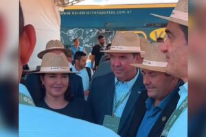 Simone e Riedel elogiaram fábrica de celulose 